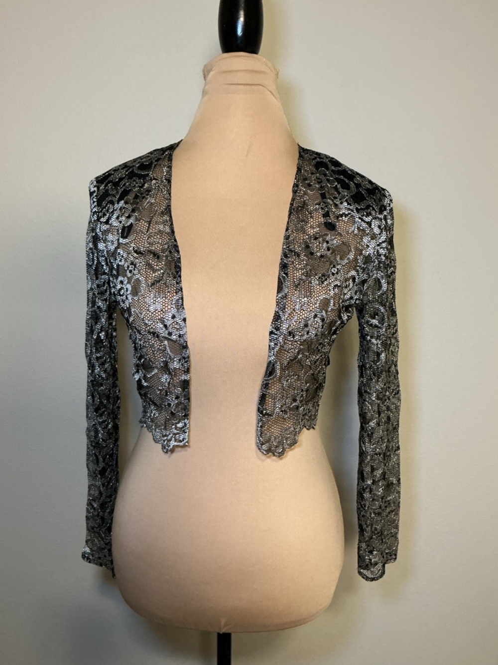 Silver Lace Cropped Bolero Shrug - Picture 2 of 10